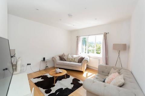 2 bedroom flat to rent, 29 High Street, Bushey, WD23, Bushey, WD23