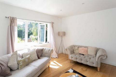2 bedroom flat to rent, 29 High Street, Bushey, WD23, Bushey, WD23
