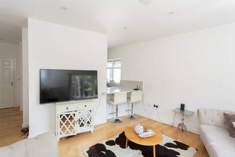 2 bedroom flat to rent, 29 High Street, Bushey, WD23, Bushey, WD23