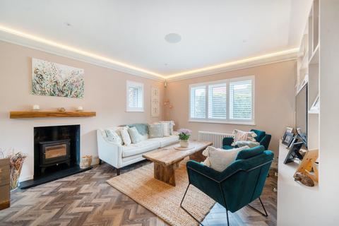 25 Forster Road, Guildford, GU2 9AE