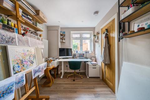 25 Forster Road, Guildford, GU2 9AE