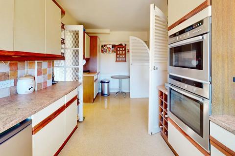 4 bedroom detached house for sale, Manchester Road, SO41 6AS