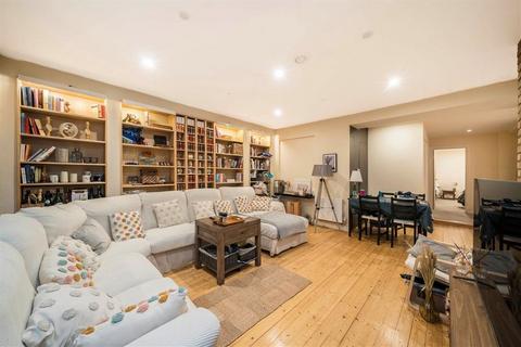 2 bedroom flat to rent, Hollywood Road, London SW10