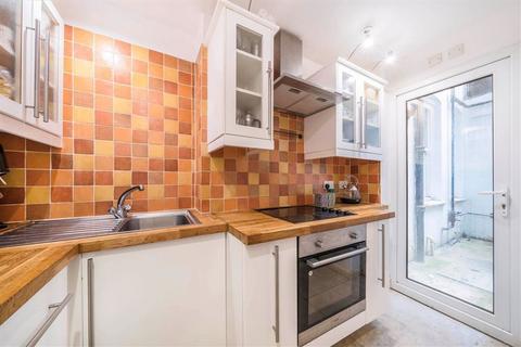 2 bedroom flat to rent, Hollywood Road, London SW10