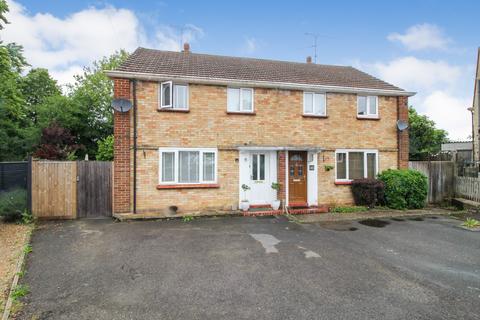 Ryle Road,  Farnham, GU9