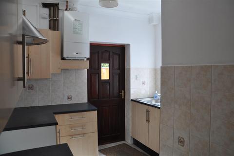 3 bedroom barn conversion to rent, Tower Gardens, Holyhead