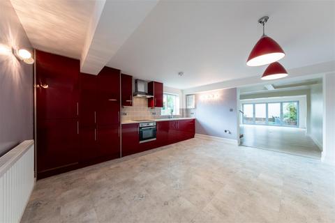 undefined, Swan Court, Bunbury