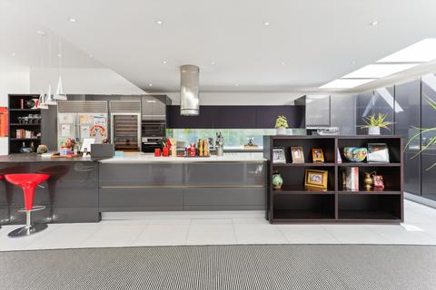 undefined, Cambridge Park, Twickenham, TW1