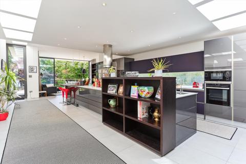 undefined, Cambridge Park, Twickenham, TW1