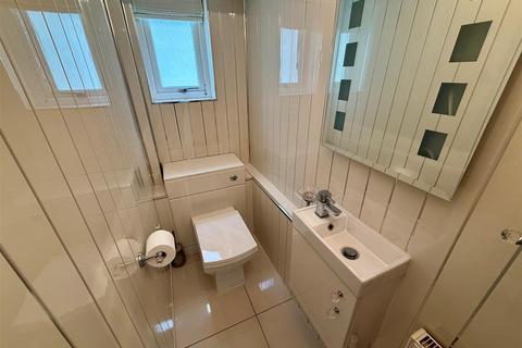 71 Blackford Road, Shirley, Solihull, B90 4DA