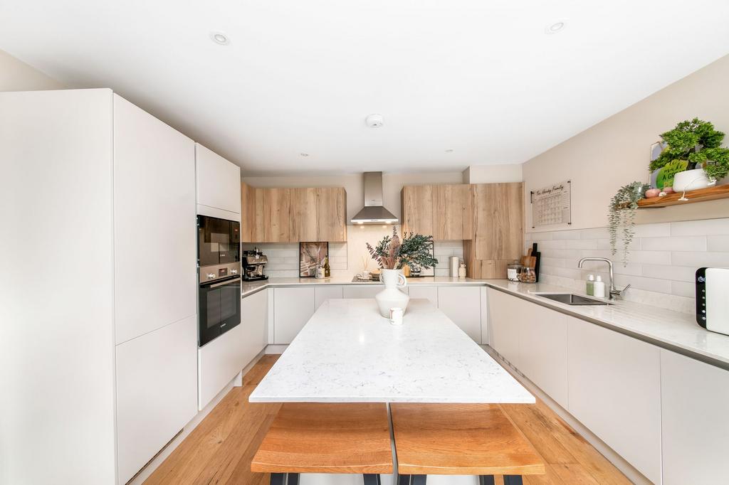 OPEN-PLAN LIVING DINING KITCHEN cont.