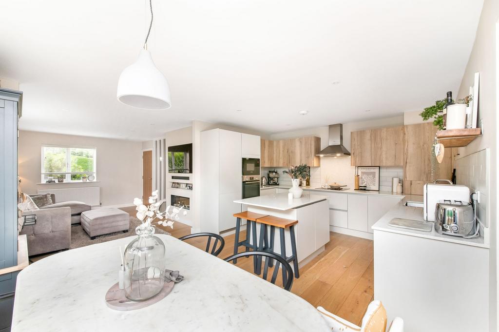 OPEN-PLAN LIVING DINING KITCHEN cont.