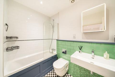 2 bedroom flat for sale, Elm Grove, London SW19