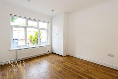 6 bedroom semi-detached house to rent, Allenby Road, Southall, UB1