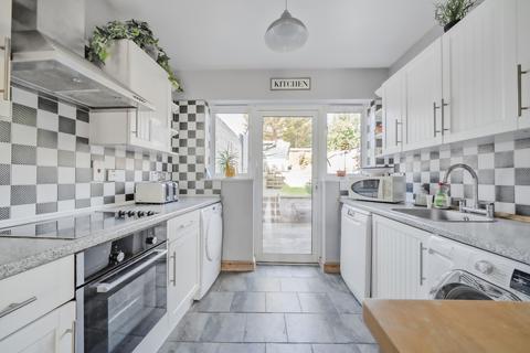 15 Castleton Avenue, Bexleyheath, DA7 6QT