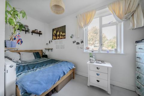 15 Castleton Avenue, Bexleyheath, DA7 6QT