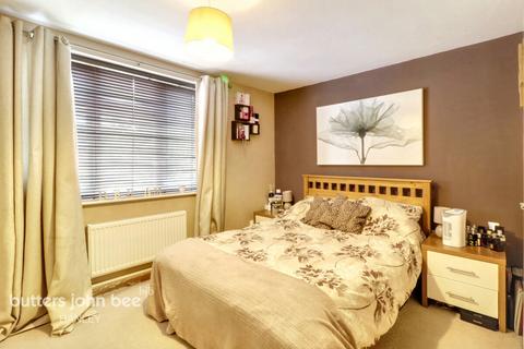 2 bedroom flat for sale, Wardle Gardens, Leekbrook, Leek ST13 7AR