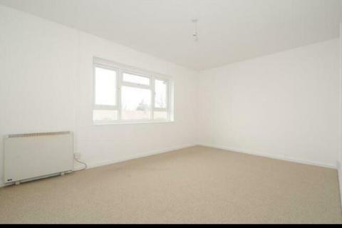 2 bedroom flat for sale, Ashford High Street,  Surrey,  TW15