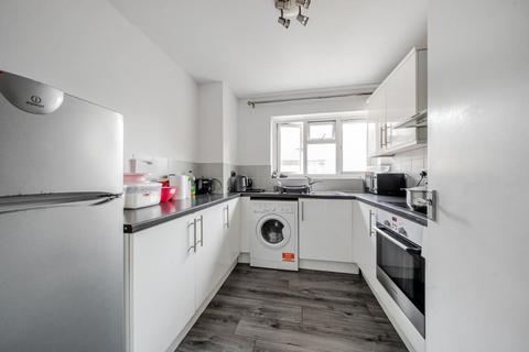 2 bedroom flat for sale, Ashford High Street,  Surrey,  TW15