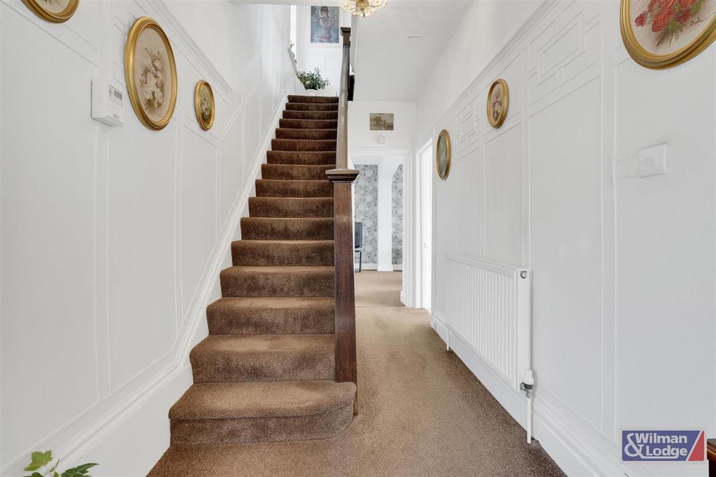 5 Bed Semi Detached property in Riddlesden