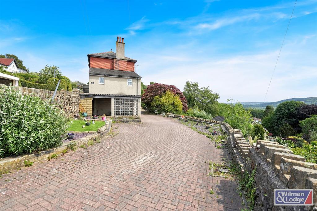 5 Bed Semi Detached property in Riddlesden