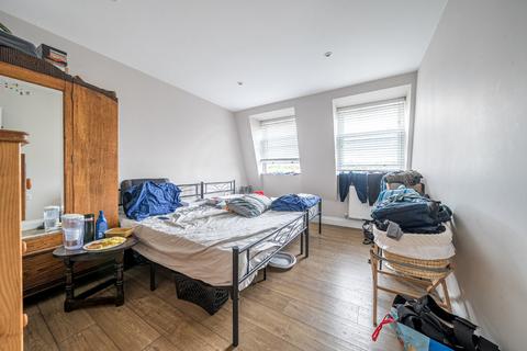 3 bedroom flat to rent, Kings Road, Kingston upon Thames, KT2