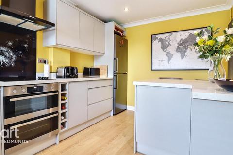 4 bedroom detached house for sale, Lyminster Close, Bury St Edmunds