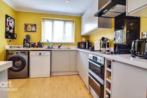 4 bedroom detached house for sale, Lyminster Close, Bury St Edmunds