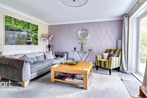 4 bedroom detached house for sale, Lyminster Close, Bury St Edmunds