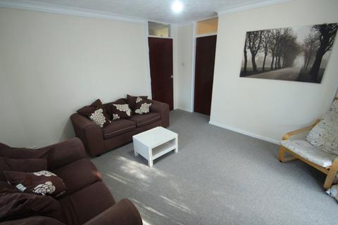 2 bedroom flat to rent, Stanley Road, Leicester
