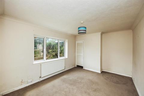 22 Denton Drive, Brighton, BN1 8LS