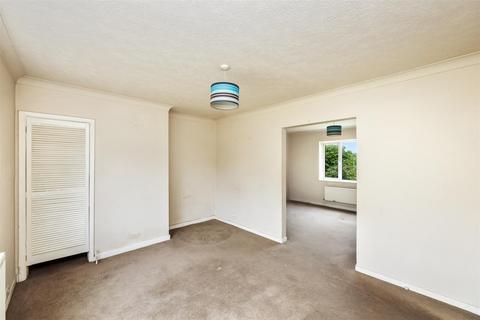 22 Denton Drive, Brighton, BN1 8LS