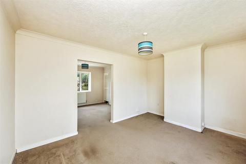 22 Denton Drive, Brighton, BN1 8LS
