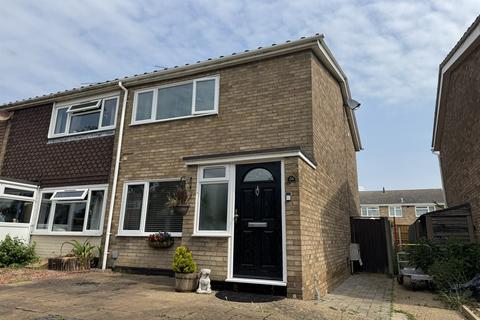 2 bedroom semi-detached house to rent, 2 bedroom Semi Detached House in Shoeburyness
