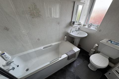 2 bedroom semi-detached house to rent, 2 bedroom Semi Detached House in Shoeburyness
