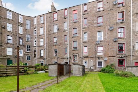 2 bedroom flat to rent, Roseangle, West End DD1