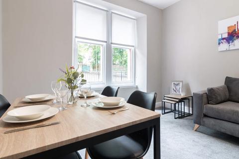 2 bedroom flat to rent, Roseangle, West End DD1
