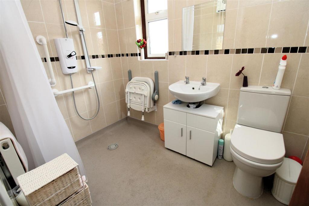Bathroom.JPG