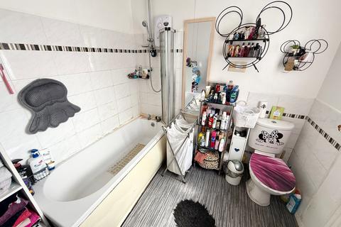 56 Leads Road, Hull, HU7 0BY