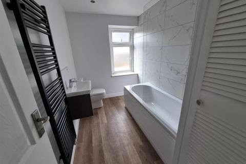2 bedroom terraced house to rent, Tongue Lane, Buxton
