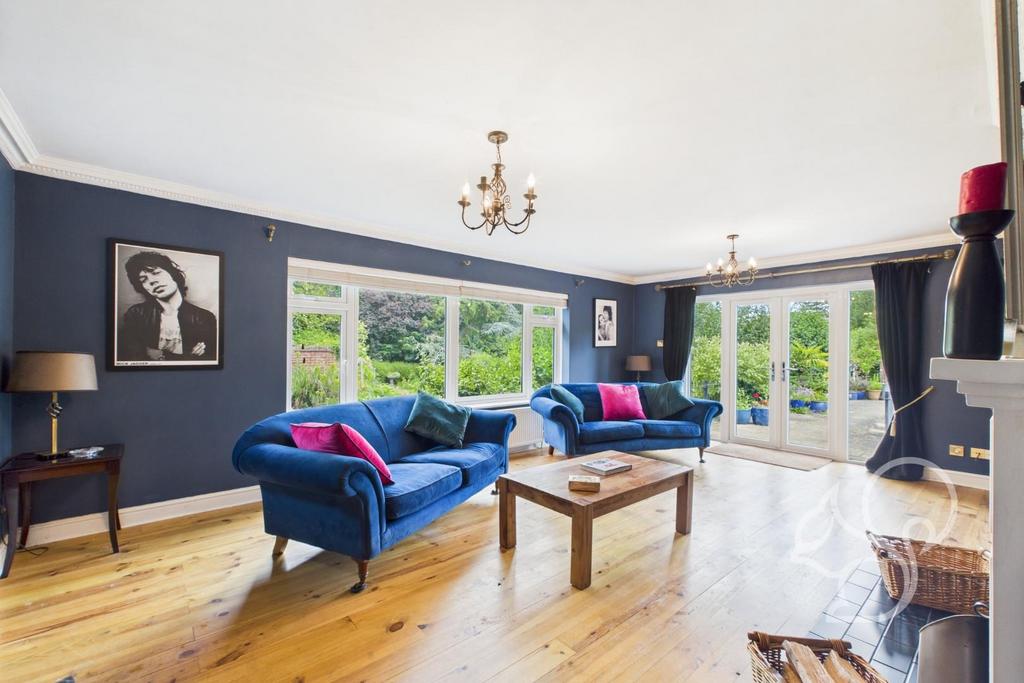 CAM01659 G0-PR0464-STILL032.jpg