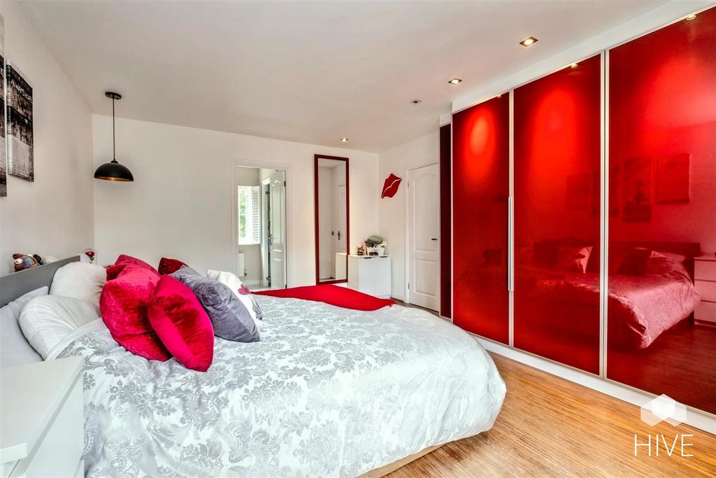 Principal bedroom