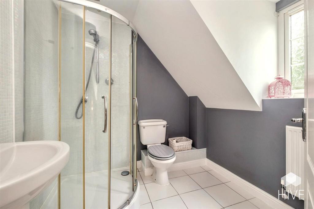 Second ensuite