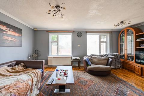 Bien Dearg Butlers Drive, London, E4 7RL