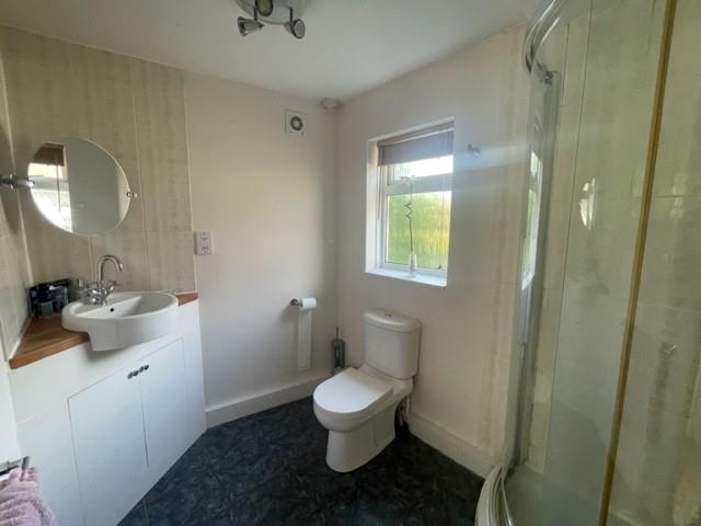 Bathroom 2 St Marks Avenue.jpg