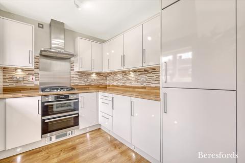 19 Appleby Drive, Romford, RM3 7SH