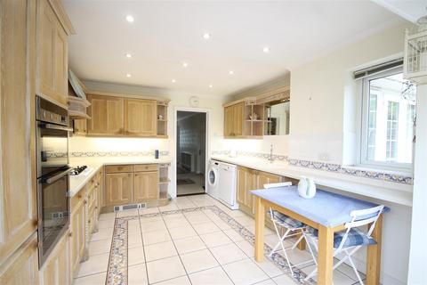 3 bedroom detached bungalow for sale, APPLETREE CLOSE, FETCHAM, KT22