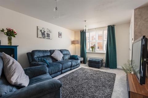 3 bedroom townhouse for sale, Rye Close, Pickering