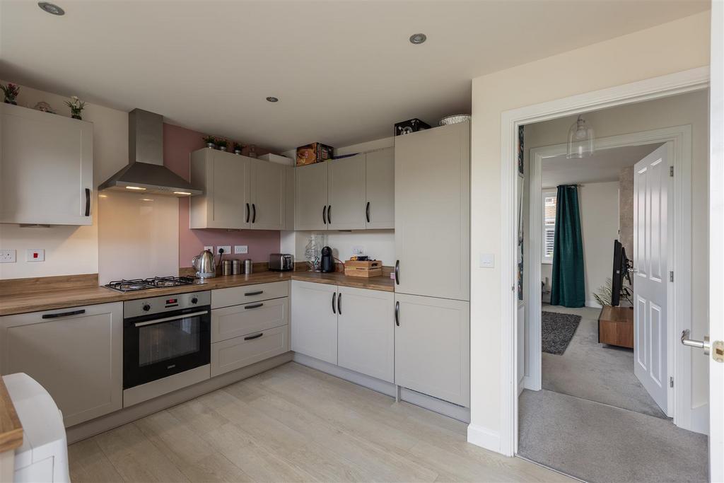 Rye Close 21 Kitchen Dining Room-3.jpg