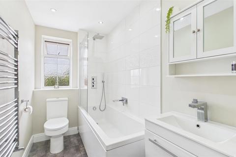 11 Bushbarns, Cheshunt, Waltham Cross, EN7 6EA